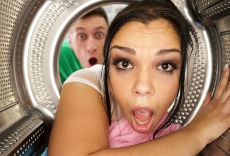 Перепутал задницу и не пожалел, что всадил член в анал сестре своей девушки.